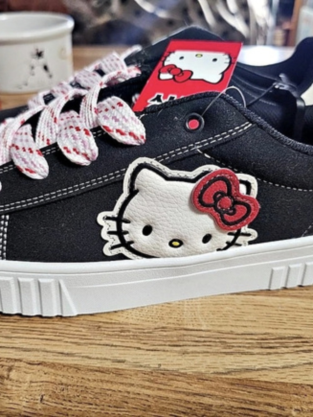 Hello Kitty sneakers Black & White US 11 NWT